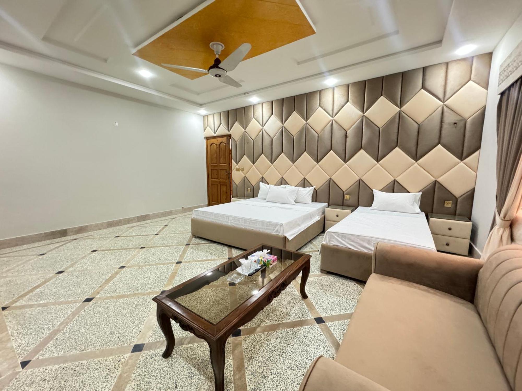 Royal Executive Inn Guest House Исламабад Экстерьер фото