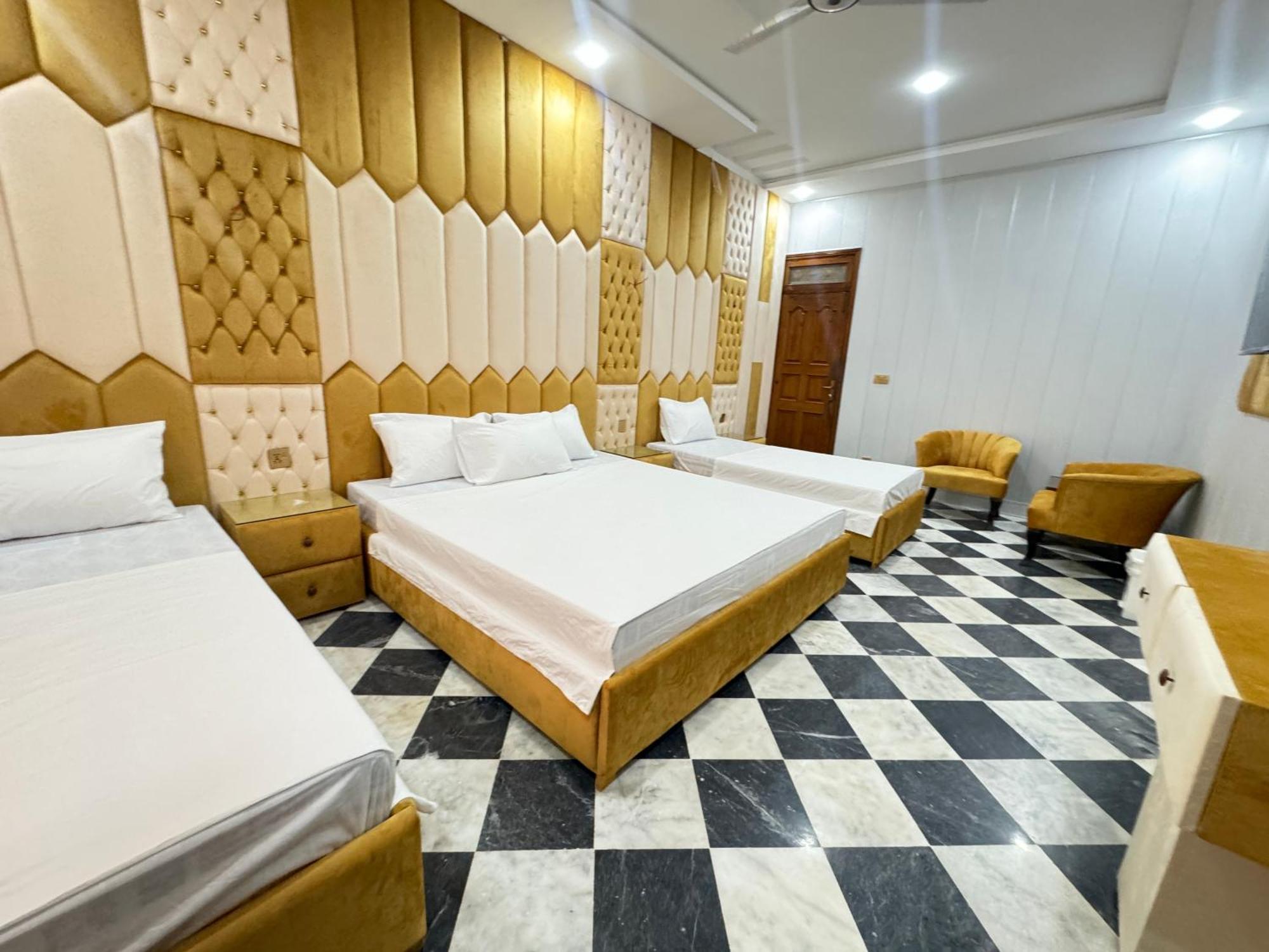 Royal Executive Inn Guest House Исламабад Экстерьер фото