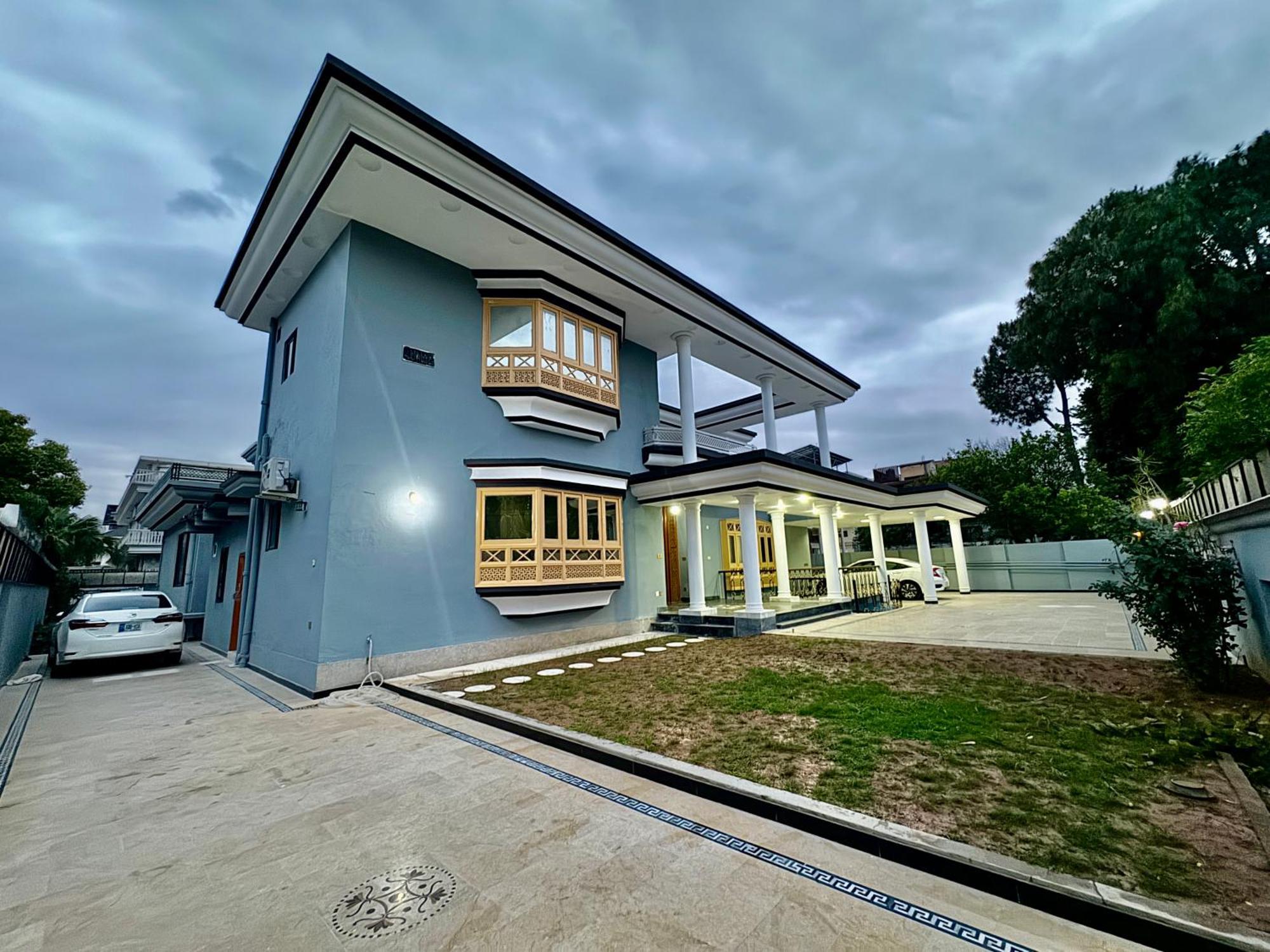 Royal Executive Inn Guest House Исламабад Экстерьер фото