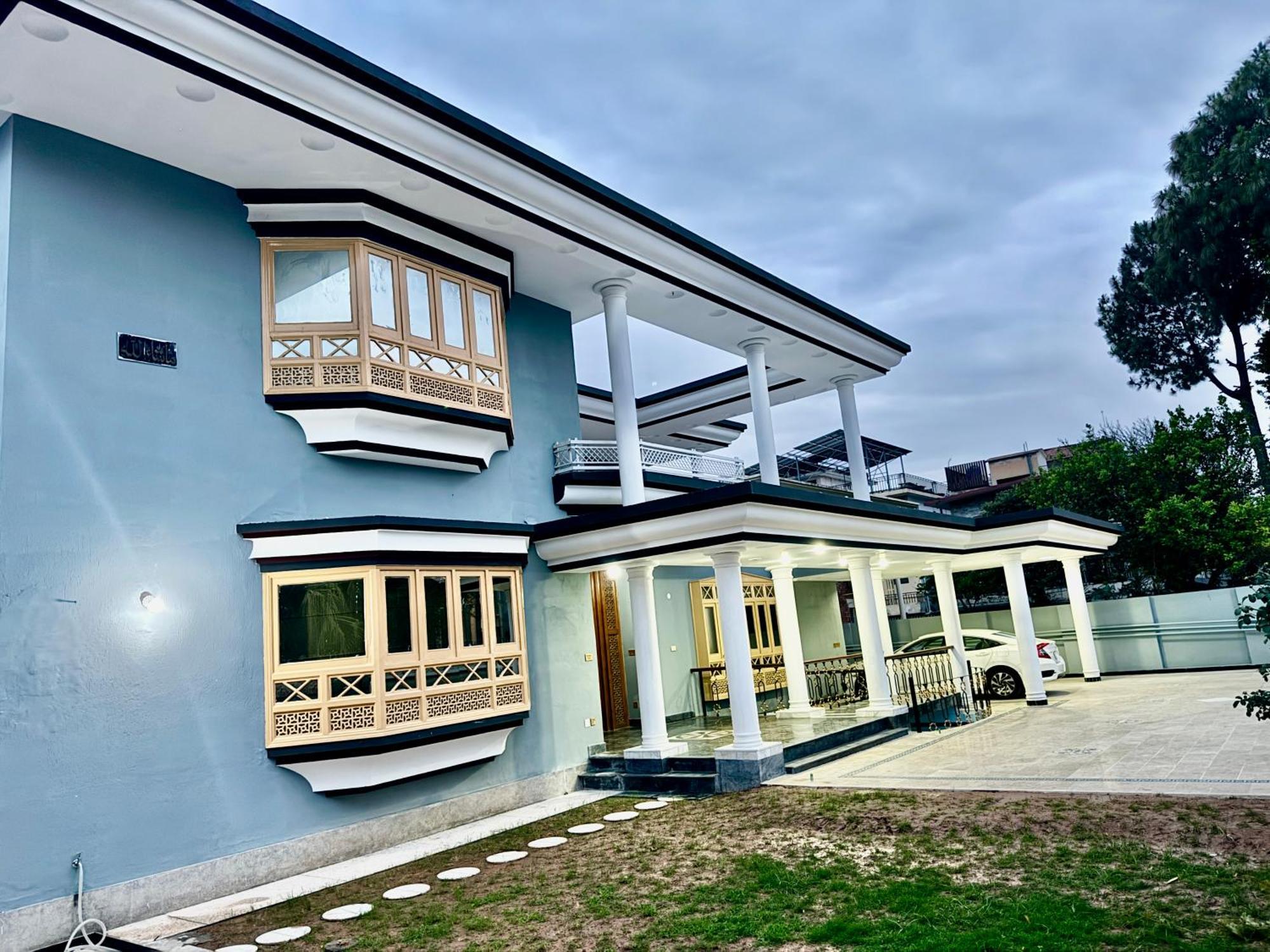 Royal Executive Inn Guest House Исламабад Экстерьер фото