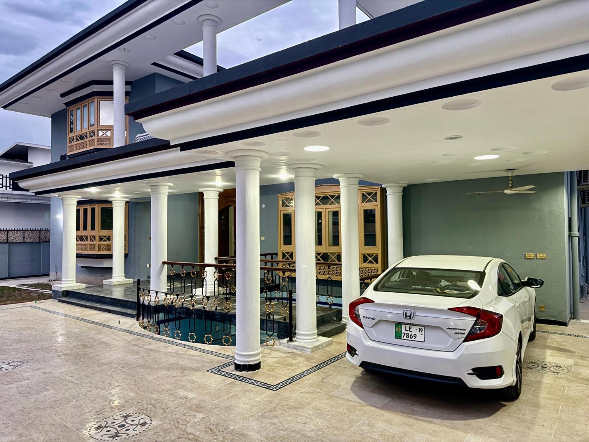 Royal Executive Inn Guest House Исламабад Экстерьер фото